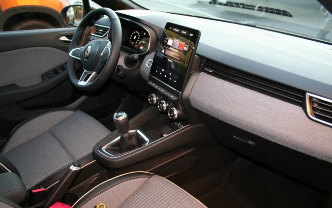 Renault Clio cena 88200 przebieg: 10, rok produkcji 2023 z Darłowo małe 37